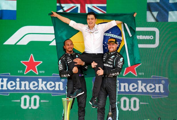 44 Lewis Hamilton (GBR, Mercedes-AMG Petronas F1 Team), Leonardo Donisete da Silva (Mercedes-AMG Petronas F1 Team), 77 Valtteri Bottas (FIN, Mercedes-AMG Petronas F1 Team), F1 Grand Prix of Brazil at Autodromo Jose Carlos Pace on November 14, 2021 in Sao Paulo, Brazil. (Photo by HOCH ZWEI) Sao Paulo Brazil