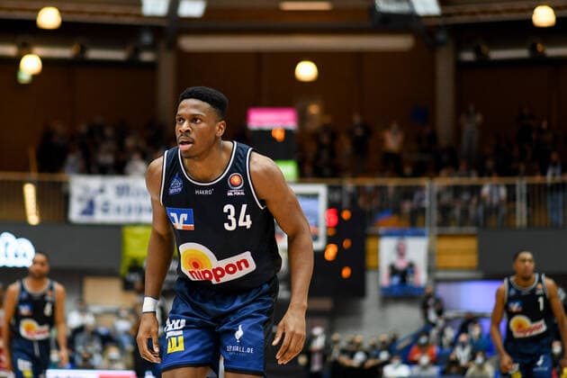 Richmond Aririguzoh (Merlins Crailsheim), GER, HAKRO Merlins Crailsheim vs. s.Oliver Wuerzburg, 14.11.2021, Viertelfinale BBL Pokal, Spielzeit 2021 2022 GER, HAKRO Merlins Crailsheim vs. s.Oliver Wuerzburg, 14.11.2021, Viertelfinale BBL Pokal, Spielzeit 2021 2022 Crailsheim Copyright: xEibner MichaelxMemmlerx EP_MMR
