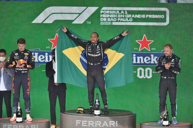 FORMULA 1 HEINEKEN GRANDE PREMIO DO BRASIL 2021 14.11.2021, Autodromo Jose Carlos Pace, Interlagos, FORMULA 1 HEINEKEN GRANDE PREMIO DO BRASIL 2021 , im Bild Podium: Sieger Lewis Hamilton (GBR), Mercedes-AMG Petronas Formula One Team, 2.Platz für Max Verstappen (NEL), Red Bull Racing Honda, 3.Platz für Valtteri Bottas (FIN), Mercedes-AMG Petronas Formula One Team