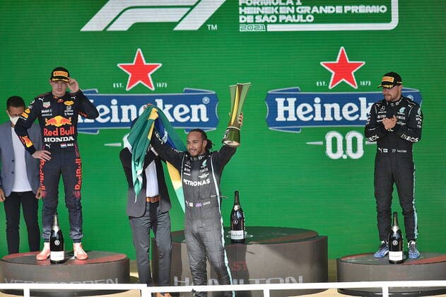 FORMULA 1 HEINEKEN GRANDE PREMIO DO BRASIL 2021 14.11.2021, Autodromo Jose Carlos Pace, Interlagos, FORMULA 1 HEINEKEN GRANDE PREMIO DO BRASIL 2021 , im Bild Podium: Sieger Lewis Hamilton (GBR), Mercedes-AMG Petronas Formula One Team, 2.Platz für Max Verstappen (NEL), Red Bull Racing Honda, 3.Platz für Valtteri Bottas (FIN), Mercedes-AMG Petronas Formula One Team