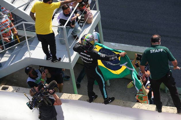 FORMULA 1 HEINEKEN GRANDE PREMIO DO BRASIL 2021 14.11.2021, Autodromo Jose Carlos Pace, Interlagos, FORMULA 1 HEINEKEN GRANDE PREMIO DO BRASIL 2021 , im Bild Sieger Lewis Hamilton (GBR), Mercedes-AMG Petronas Formula One Team