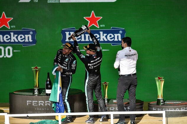 FORMULA 1 HEINEKEN GRANDE PREMIO DO BRASIL 2021 14.11.2021, Autodromo Jose Carlos Pace, Interlagos, FORMULA 1 HEINEKEN GRANDE PREMIO DO BRASIL 2021 , im Bild Podium: Sieger Lewis Hamilton (GBR), Mercedes-AMG Petronas Formula One Team, 2.Platz für Max Verstappen (NEL), Red Bull Racing Honda, 3.Platz für Valtteri Bottas (FIN), Mercedes-AMG Petronas Formula One Team