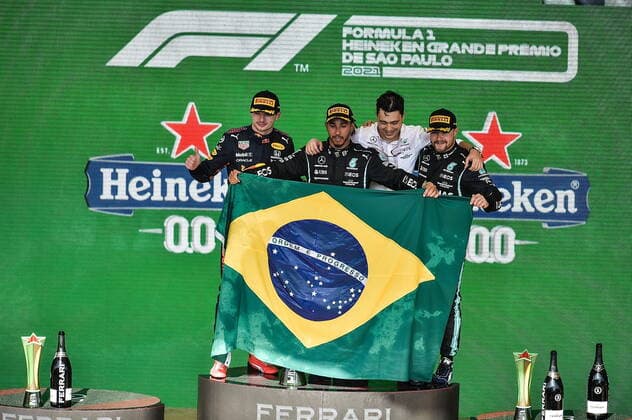 FORMULA 1 HEINEKEN GRANDE PREMIO DO BRASIL 2021 14.11.2021, Autodromo Jose Carlos Pace, Interlagos, FORMULA 1 HEINEKEN GRANDE PREMIO DO BRASIL 2021 , im Bild Podium: Sieger Lewis Hamilton (GBR), Mercedes-AMG Petronas Formula One Team, 2.Platz für Max Verstappen (NEL), Red Bull Racing Honda, 3.Platz für Valtteri Bottas (FIN), Mercedes-AMG Petronas Formula One Team