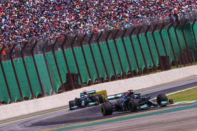 FORMULA 1 HEINEKEN GRANDE PREMIO DO BRASIL 2021 14.11.2021, Autodromo Jose Carlos Pace, Interlagos, FORMULA 1 HEINEKEN GRANDE PREMIO DO BRASIL 2021 , im Bild Lewis Hamilton (GBR), Mercedes-AMG Petronas Formula One Team, Valtteri Bottas (FIN), Mercedes-AMG Petronas Formula One Team