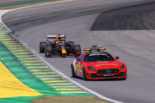 FORMULA 1 HEINEKEN GRANDE PREMIO DO BRASIL 2021 14.11.2021, Autodromo Jose Carlos Pace, Interlagos, FORMULA 1 HEINEKEN GRANDE PREMIO DO BRASIL 2021 , im Bild Safety Car, Max Verstappen (NEL), Red Bull Racing Honda