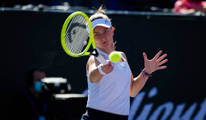 November 14, 2021, GUADALAJARA, MEXICO: Barbora Krejcikova of the Czech Republic in action during the third round robin match at the 2021 Akron WTA, Tennis Damen Finals Guadalajara WTA tennis tournament against Karolina Pliskova of the Czech Republic GUADALAJARA MEXICO - ZUMAa181 20211114_zaa_a181_026 Copyright: xRobxPrangex