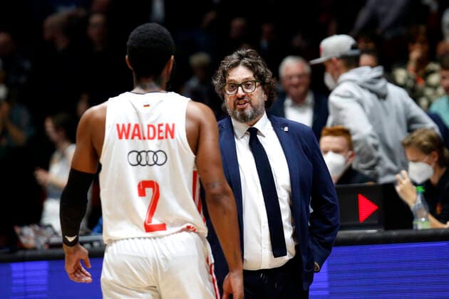 14.11.2021, easyCredit Basketball Bundesliga, Magentasport BBL Pokal, Saison 2020 2021, Herren, Chemnitz Niners - FC Bayern München Basketball Andrea Trinchieri (Head-Coach), FC Bayern München Basketball Chemnitz Messe Chemnitz Sachsen Germany