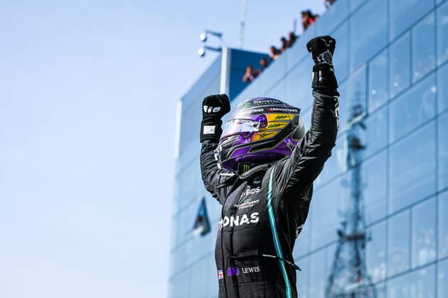 HAMILTON Lewis (gbr), Mercedes AMG F1 GP W12 E Performance, portrait during the Formula 1 Heineken Grande Premio De Sao Paulo 2021, Sao Paulo Grand Prix, 19th round of the 2021 FIA Formula One World Championship, WM, Weltmeisterschaft from November 12 to 14, 2021 on the Interlagos Circuit, in Sao Paulo, Brazil - F1 - SAO PAULO GRAND PRIX 2021 - RACE DPPI Panoramic  00121040_AV6_6508