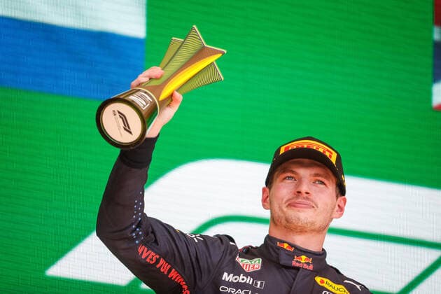 VERSTAPPEN Max (ned), Red Bull Racing Honda RB16B, portrait podium during the Formula 1 Heineken Grande Premio De Sao Paulo 2021, Sao Paulo Grand Prix, 19th round of the 2021 FIA Formula One World Championship, WM, Weltmeisterschaft from November 12 to 14, 2021 on the Interlagos Circuit, in Sao Paulo, Brazil - F1 - SAO PAULO GRAND PRIX 2021 - RACE DPPI Panoramic  00121040__V2_0727