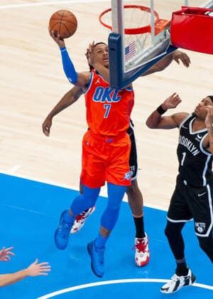 OKLAHOMA CITY, OK - NOVEMBER 14: Oklahoma City Thunder Darius Bazley (7) going up for two points versus the Brooklyn Nets on November 14, 2021, at the Paycom Center in Oklahoma City, Oklahoma. (Photo by Torrey Purvey Icon Sportswire) NBA, Basketball Herren, USA NOV 14 Nets at Thunder Icon190721010825