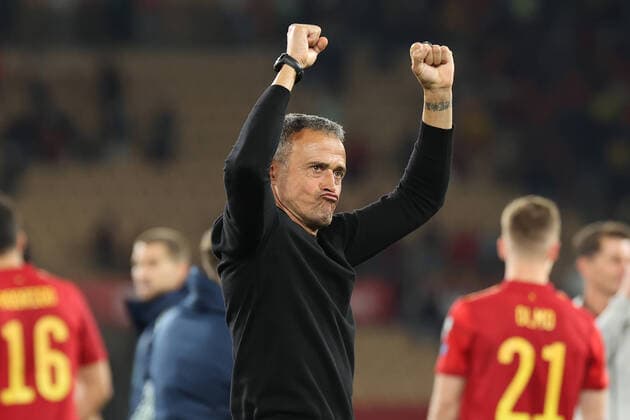 Sport Themen der Woche KW45 Sport Bilder des Tages November 14, 2021, Seville, Seville, Spain: Luis Enrique, coach of Spain celebrate winning during the FIFA World Cup, WM, Weltmeisterschaft, Fussball Qatar 2022 qualification football match between Spain and Sweden at the Cartuja stadium in Seville, Spain on November 14, 2021. Seville Spain - ZUMAd159 0141835175st Copyright: xJosexLuisxContrerasx