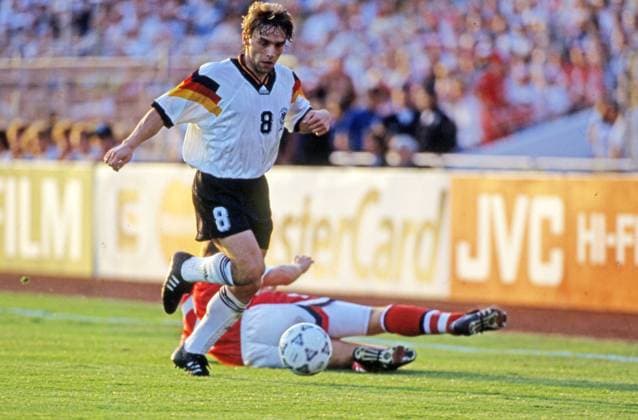 26.06.92 Dänemark - Deutschland Schweden, Göteborg, 26.06.1992, Fussball, UEFA EM Europameisterschaft 1992 in Schweden, Finale, Dänemark DFB Deutschland (2:0): Thomas Häßler (Deutschland). *** 26 06 92 Denmark Germany Sweden, Gothenburg, 26 06 1992, Football, UEFA European Championship 1992 in Sweden, Final, Denmark DFB Germany 2 0 Thomas Häßler Germany