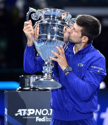Tennis, ATP Finals in Turin, Novak Djokovic erhält Pokal als Weltranglistenerster November 15, 2021, Turin, Italy: Serbian tennis player Novak Djokovic awarded for being seven times the number one in the world of the ATP, Tennis Herren ranking, at the Pala Alpitour, during the Atp Finals, Turin, Italy, 15 November 2021. ANSA ALESSANDRO DI MARCO Atp Finals: Djokovic awarded, seven times n.1 in the world - ZUMAa110 20211115_zaf_a110_049 Copyright: xAlessandroxDixMarcox