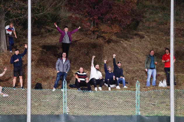 San Marino v England 2022 FIFA World Cup, WM, Weltmeisterschaft, Fussball Qualifiers The England fans without a ticket find a vantage point before the 2022 FIFA World Cup Qualifiers Group I match at Stadio Olimpico di Serravalle, Serravalle Content Not Available For UK Newspapers Copyright: xPaulxChestertonx FIL-16117-0027