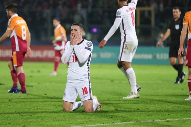 San Marino v England FIFA World Cup, WM, Weltmeisterschaft, Fussball Qualifier 15 11 2021. Phil Foden (10) of England shoots towards the goal and reacts to the miss during the FIFA World Cup Qualifier match between San Marino and England at Stadio Olimpico, Serravalle, San Marino on 15 November 2021. Editorial use only , Copyright: xNigelxKeenex PSI-14035-0034