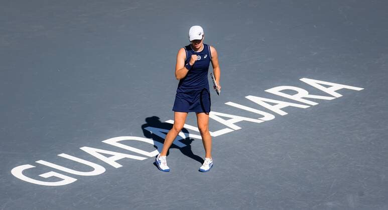 Tennis, WTA Finals in Guadalajara, Iga Swiatek - Paula Badosa Mandatory Credit: Photo by Rob Prange Shutterstock (12596813k) Iga Swiatek of Poland in action during the third round robin match at the 2021 Akron WTA, Tennis Damen Finals Guadalajara WTA tennis tournament Akron WTA Finals, Day 6, Tennis, Panamerican Tennis Center Guadalajara, Mexico - 15 Nov 2021 Akron WTA Finals, Day 6, Tennis, Panamerican Tennis Center Guadalajara, Mexico - 15 Nov 2021  Copyright: xRobxPrange Shutterstockx 12596813k