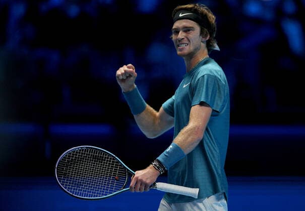 Mandatory Credit: Photo by Ella Ling Shutterstock (12603333de) Andrey Rublev of Russia celebrates Nitto ATP, Tennis Herren World Tour Finals, Day 2, Tennis, Pala Alpitour, Turin, Italy - 15 Nov 2021 Nitto ATP World Tour Finals, Day 2, Tennis, Pala Alpitour, Turin, Italy - 15 Nov 2021  Copyright: xEllaxLing Shutterstockx 12603333de