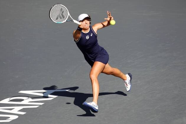 The Polish tennis player Iga Swiatek in action against the Spanish Paula Badosa, today, during a singles match of the AKRON WTA, Tennis Damen Finals tournament, in Guadalajara, Mexico, 15 November 2021. EFE Francisco Guasco Iga Swiatek vs Paula Badosa !ACHTUNG: NUR REDAKTIONELLE NUTZUNG!  Copyright: xFranciscoxGuascox AME7530 20211115-9b90d142da1771405eeb63d8f464f9674c32a269