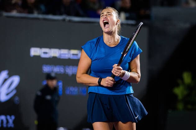 November 15, 2021, GUADALAJARA, MEXICO: Aryna Sabalenka of Belarus in action during the third round robin match at the 2021 Akron WTA, Tennis Damen Finals Guadalajara WTA tennis tournament against Maria Sakkari of Greece GUADALAJARA MEXICO - ZUMAa181 20211115_zaa_a181_132 Copyright: xRobxPrangex