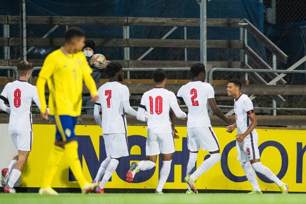 Fußball, U18 EM-Quali, Schweden - England 211116 Dane Scarlett of England celebrates his 0-1 goal during the UEFA European U18 Qualifier football match between Sweden and England on November 16, 2021 in Stockholm. Photo: Maxim Thore BILDBYRAN kod MT MT0254 fotboll football soccer fotball uefa european under-18 qualifier sweden - england bbeng em-kval jubel Copyright: MAXIMxTHORE BB211116MT029