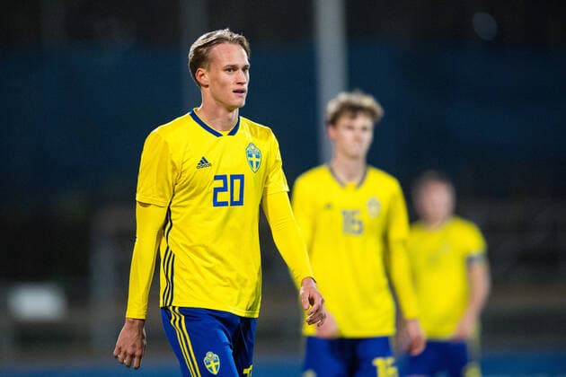 Fußball, U18 EM-Quali, Schweden - England 211116 Oscar Wilhelmsson of Sweden during the UEFA European U18 Qualifier football match between Sweden and England on November 16, 2021 in Stockholm. Photo: Maxim Thore BILDBYRAN kod MT MT0254 fotboll football soccer fotball uefa european under-18 qualifier sweden - england bbeng em-kval depp Copyright: MAXIMxTHORE BB211116MT035