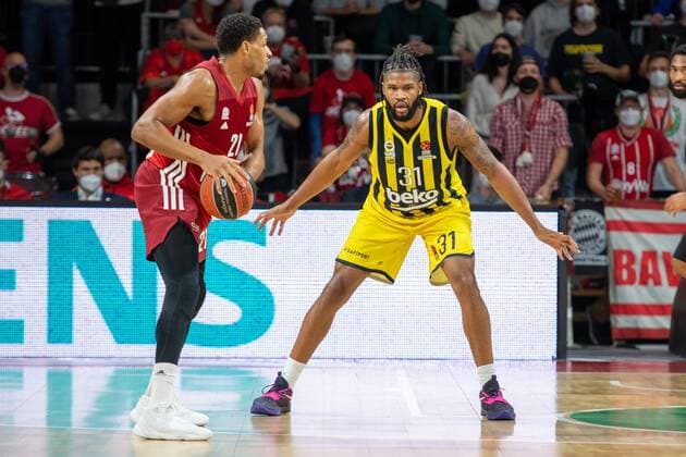 Augustine Rubit 21 (FC Bayern), Devin Booker 31 (Fenerbahce), FC Bayern Basketball vs. Fenerbahce Istanbul, Euroleague, 16.11.2021 Muenchen Bayern Deutschland
