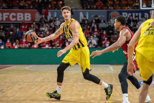 Achille Polonara 33 (Fenerbahce), FC Bayern Basketball vs. Fenerbahce Istanbul, Euroleague, 16.11.2021 Muenchen Bayern Deutschland