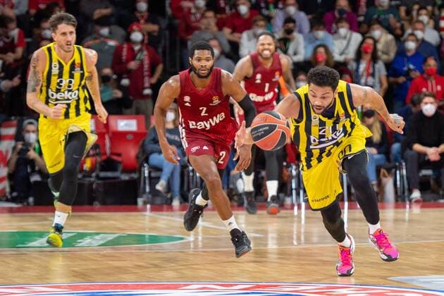 Corey Walden 2 (FC Bayern), Jan Vesely 24 (Fenerbahce), FC Bayern Basketball vs. Fenerbahce Istanbul, Euroleague, 16.11.2021 Muenchen Bayern Deutschland