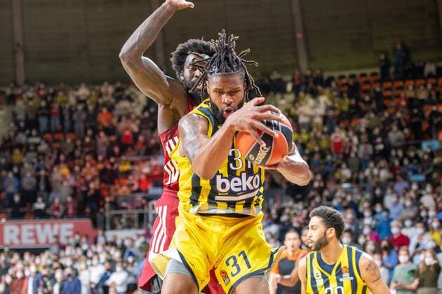 Othello Hunter 8 (FC Bayern), Devin Booker 31 (Fenerbahce), FC Bayern Basketball vs. Fenerbahce Istanbul, Euroleague, 16.11.2021 Muenchen Bayern Deutschland