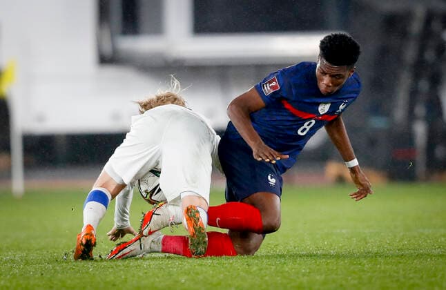 Urho Nissilä of Finland and Aurélien Tchouameni of France during their FIFA World Cup, WM, Weltmeisterschaft, Fussball Qualifier group D match Finland - France at the Helsinki Olympic Stadium on 17 November 2021 in Helsinki, Finland. (Kalle Parkkinen Newspix24)  Copyright: xKallexParkkinenx np2417015513283