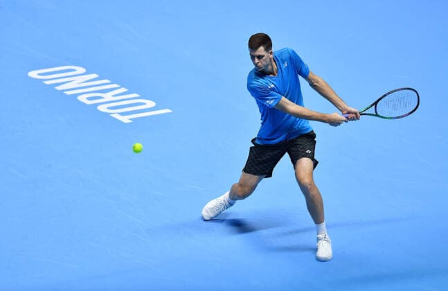 November 16, 2021, TURIN: Hubert Hurkacz of Poland returns the ball during the match against Jannik Sinner of Italy at the Nitto ATP, Tennis Herren Finals in Turin, Italy, 16 November 2021..ANSA ALESSANDRO DI MARCO TURIN - ZUMAa110 20211116_zaf_a110_078 Copyright: xAlessandroxDixMarcox