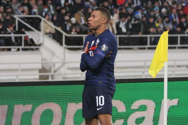 CÃ lÃ bration Goal Kylian MbappÃ during the FIFA World Cup, WM, Weltmeisterschaft, Fussball 2022, Qualifiers Group D football match between Finland and France on November 16, 2021 at Olympiastadion in Helsinki, Finland FOOTBALL : Finlande vs France - Qualification coupe du monde 2023 - 16 11 2021 LaurentLairys Panoramic 