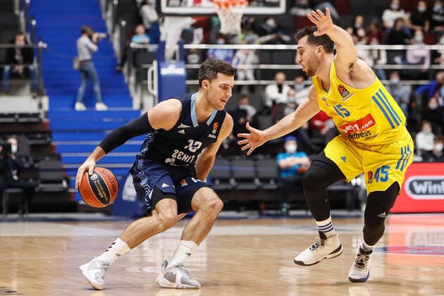Basketball, EuroLeague, Zenit St. Petersburg - ALBA Berlin Zenit St Petersburg V ALBA Berlin - Turkish Airlines EuroLeague Billy Baron (L) of Zenit and Tamir Blatt of ALBA Berlin in action during the EuroLeague Basketball match between Zenit St. Petersburg and ALBA Berlin on November 17, 2021 at Sibur Arena in Saint Petersburg, Russia. Saint Petersburg Russia  Copyright: xMikexKireevx kireev-notitle211117_npVT8