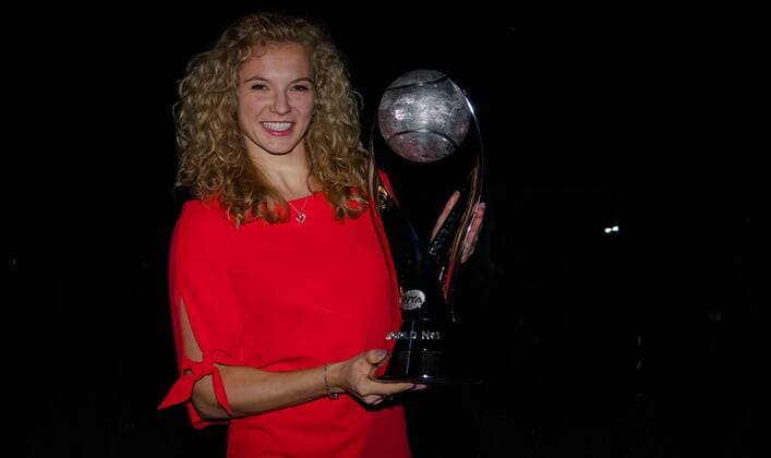 Mandatory Credit: Photo by Rob Prange Shutterstock (12608195c) Katerina Siniakova of the Czech Republic poses with the doubles World No.1 trophy after the final of the 2021 Akron WTA, Tennis Damen Finals Guadalajara WTA tennis tournament 2021 Akron WTA Finals Guadalajara Wednesday Final - 18 Nov 2021 2021 Akron WTA Finals Guadalajara Wednesday Final - 18 Nov 2021  Copyright: xRobxPrange Shutterstockx 12608195c