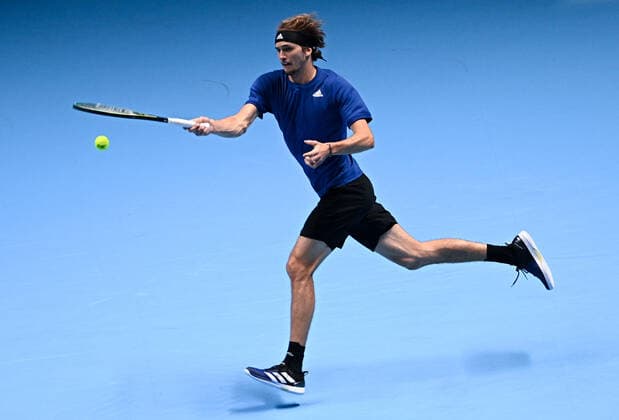 Italy Tennis ATP, Tennis Herren Finals Zverev - Hurkacz 6698971 18.11.2021 Germany s Alexander Zverev returns a shot during the group stage singles tennis match of the ATP Finals against Poland s Hubert Hurkacz at the Pala Alpitour venue in Turin, Italy. Alexey Filippov Sputnik Turin Italy  Copyright: xAlexeyxFilippovx