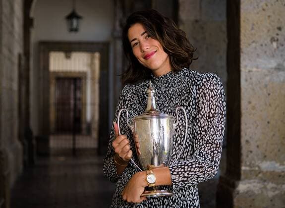 Mandatory Credit: Photo by Rob Prange Shutterstock (12608466b) Garbine Muguruza of Spain at the champions trophy shoot after the final of the 2021 Akron WTA, Tennis Damen Finals Guadalajara WTA tennis tournament 2021 Akron WTA Finals Guadalajara Thursday Trophy Shoot - 18 Nov 2021 2021 Akron WTA Finals Guadalajara Thursday Trophy Shoot - 18 Nov 2021  Copyright: xRobxPrange Shutterstockx 12608466b