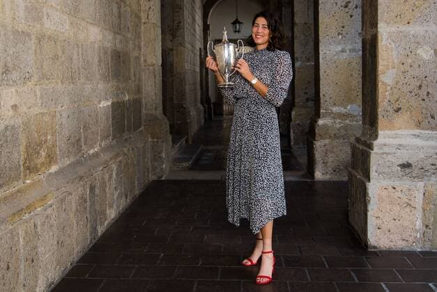 Mandatory Credit: Photo by Rob Prange Shutterstock (12608466i) Garbine Muguruza of Spain at the champions trophy shoot after the final of the 2021 Akron WTA, Tennis Damen Finals Guadalajara WTA tennis tournament 2021 Akron WTA Finals Guadalajara Thursday Trophy Shoot - 18 Nov 2021 2021 Akron WTA Finals Guadalajara Thursday Trophy Shoot - 18 Nov 2021  Copyright: xRobxPrange Shutterstockx 12608466i