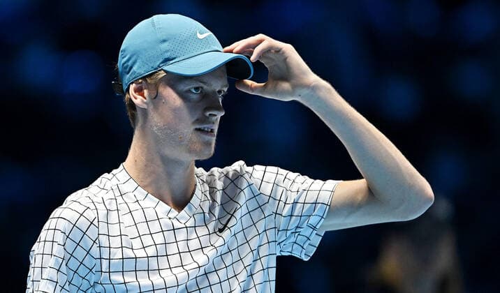 November 18, 2021, Turin, Italy: Jannik Sinner of Italy reacts during the match against Danil Medvedev of Russia at the Nitto ATP, Tennis Herren Finals in Turin, Italy, 18 November 2021..ANSA ALESSANDRO DI MARCO Turin Italy - ZUMAa110 20211118_zaf_a110_087 Copyright: xAlessandroxDixMarcox