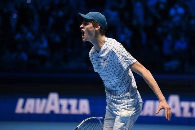 Photo Marco Alpozzi LaPresse November 18, 2021 Turin (Italy) Tennis Nitto ATP, Tennis Herren Finals - men s singles - Round Robin Daniil Medvedev Vs Jannik Sinner In the pic: Jannik Sinner (Italy) celebrates  Copyright: xMarcoxAlpozzi LaPressex