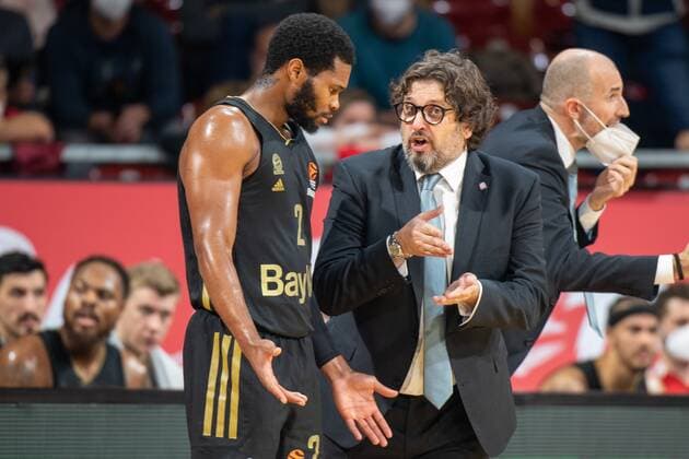 !b2Ò, Head Coach Andrea Trinchieri (FC Bayern), FC Bayern Basketball vs. Panathinaikos Athen, Euroleague, 18.11.2021 Muenchen Bayern Deutschland