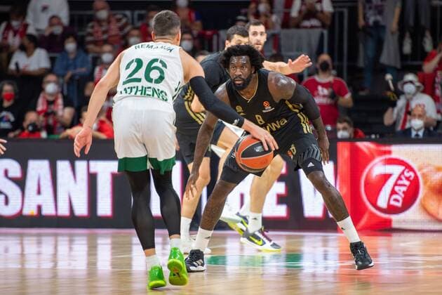 Nemanja Nedovic 26 (Panathinaikos Athen), Othello Hunter 8 (FC Bayern), FC Bayern Basketball vs. Panathinaikos Athen, Euroleague, 18.11.2021 Muenchen Bayern Deutschland