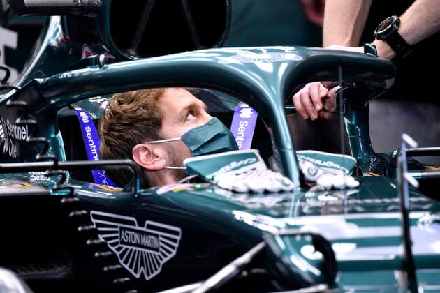 VETTEL Sebastian F1 Team Aston Martin beim Probesitzen in seinem Aston Martin in der Box F1 FIA Grand Prix von Qatar 2021 am 18.11.2021 in Doha