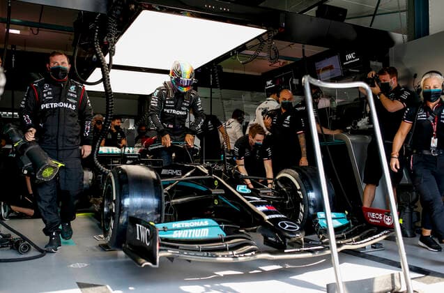 44 Lewis Hamilton (GBR, Mercedes-AMG Petronas F1 Team), F1 Grand Prix of Qatar at Losail International Circuit on November 19, 2021 in Doha, Qatar. (Photo by HOCH ZWEI) Doha Qatar