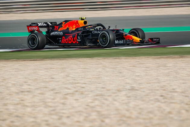 11 PEREZ Sergio (mex), Red Bull Racing Honda RB16B, action during the Formula 1 Ooredoo Qatar Grand Prix 2021, 20th round of the 2021 FIA Formula One World Championship, WM, Weltmeisterschaft from November 19 to 21, 2021 on the Losail International Circuit, in Lusail, Qatar - F1 - QATAR GRAND PRIX 2021 DPPI Panoramic  20211119_GOODEN_FG0D5657