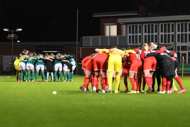 Fussball I Frauen I Saison 2021-2022 I 1. Frauen-Bundesliga I 9. Spieltag I SV Werder Bremen - 1. FC Koeln I 19.11.2021 1. FC Koeln und SV Werder Bremen Bremen Stadion Platz 11 Bremen Deutschland Copyright: xLobeca Schlikisx