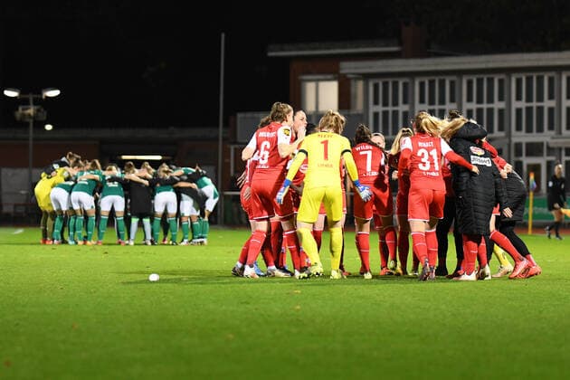 Fussball I Frauen I Saison 2021-2022 I 1. Frauen-Bundesliga I 9. Spieltag I SV Werder Bremen - 1. FC Koeln I 19.11.2021 1. FC Koeln und SV Werder Bremen Bremen Stadion Platz 11 Bremen Deutschland Copyright: xLobeca Schlikisx