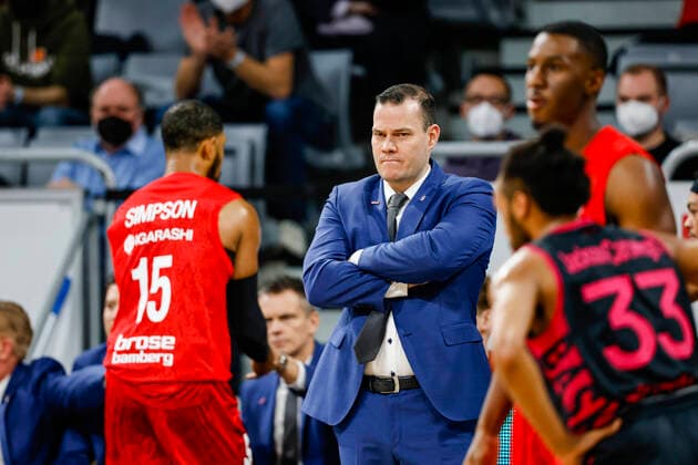 Headcoach Johan Roijakkers (Brose Bamberg)Brose Bamberg - Telekom Baskets Bonn - easyCredit-BBL - Basketball Bundesliga Saison 2021 22 Spieltag 8, 19.11.2021 Bamberg, Brose Arena Copyright: DanielxLöb