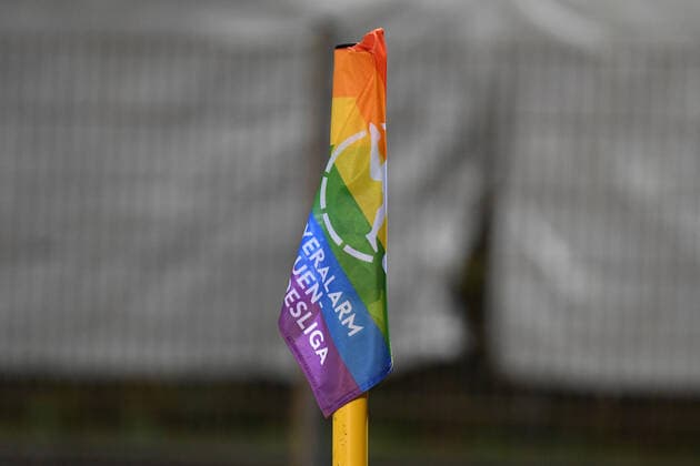 Fussball I Frauen I Saison 2021-2022 I 1. Frauen-Bundesliga I 9. Spieltag I SV Werder Bremen - 1. FC Koeln I 19.11.2021 Symbol; Symbolfoto; Symbolbild; Regenbogen; Fahne, Frauen-Bundesliga Logo; Eckfahne Bremen Stadion Platz 11 Bremen Deutschland Copyright: xLobeca Schlikisx