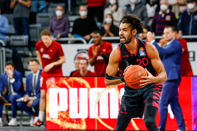 20 Jeremy Morgan (Telekom Baskets Bonn) Brose Bamberg - Telekom Baskets Bonn - easyCredit-BBL - Basketball Bundesliga Saison 2021 22 Spieltag 8, 19.11.2021 Bamberg, Brose Arena Copyright: DanielxLöb