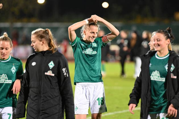 Fussball I Frauen I Saison 2021-2022 I 1. Frauen-Bundesliga I 9. Spieltag I SV Werder Bremen - 1. FC Koeln I 19.11.2021 Lina Hausicke ( 18, SV Werder Bremen) Bremen Stadion Platz 11 Bremen Deutschland Copyright: xLobeca Schlikisx